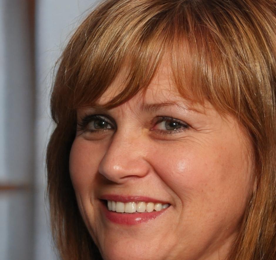 Freya Lindqvist, lead financial consultant